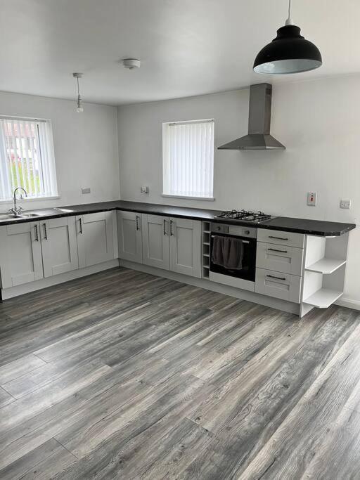 Conveniently Located, Close To City And Quiet Area Londonderry Εξωτερικό φωτογραφία